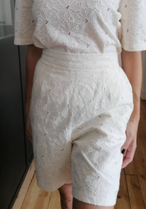 Short brodée